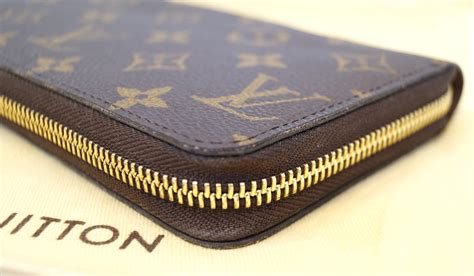 Louis Vuitton zippy wallets